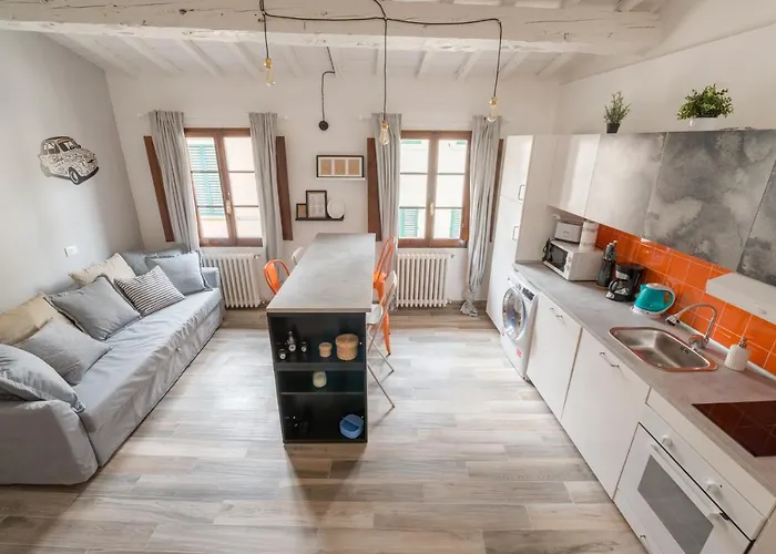 Design Center Florence Apt - Homeunity